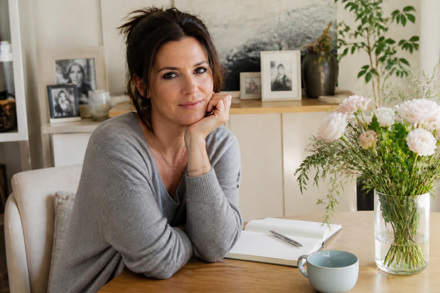 découvrez tout sur la vie privée d'ariane hersant, y compris des informations inédites sur son mari et son entourage.